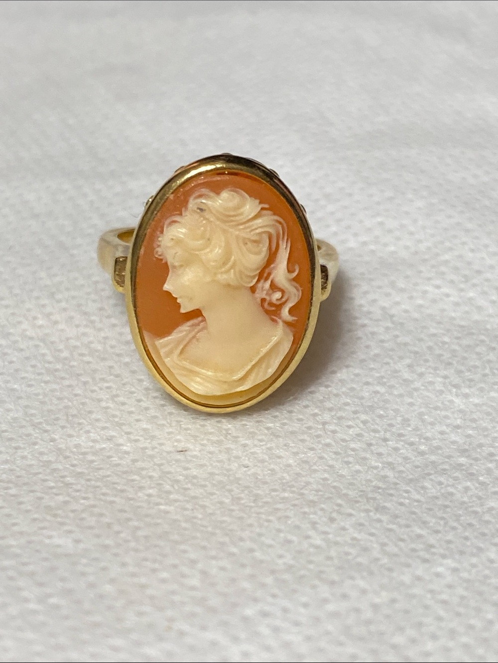 Gold tone & Cameo ring 18K HGE  7 1/2